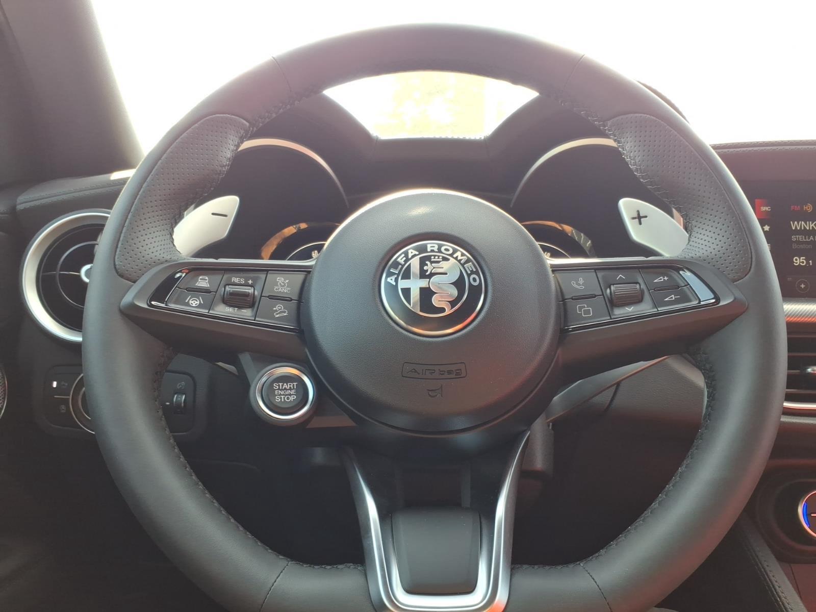 New 2026 Vulcano Black Metallic Alfa Romeo  image 26