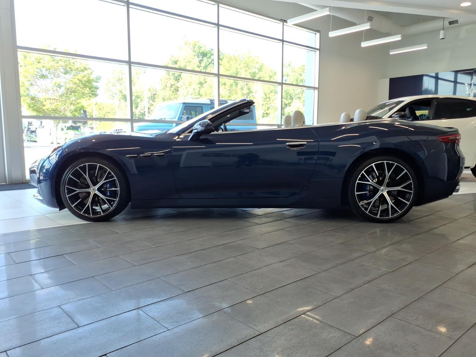 New 2026 Blu Modena Metallic Maserati  image 3