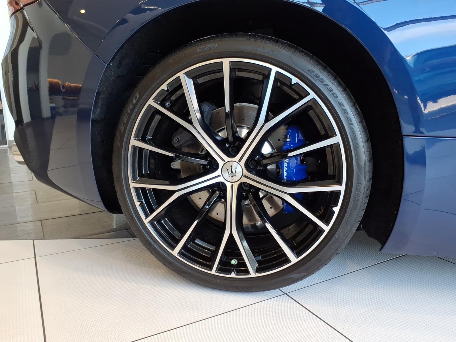 New 2026 Blu Modena Metallic Maserati  image 10
