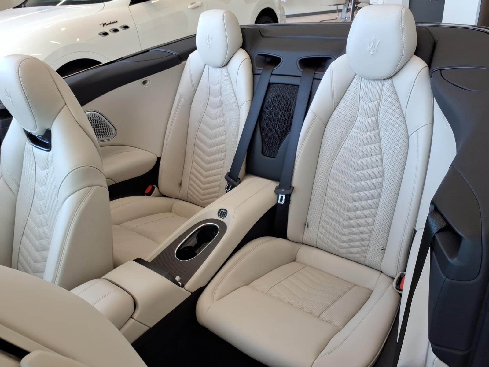 New 2026 Blu Modena Metallic Maserati  image 18