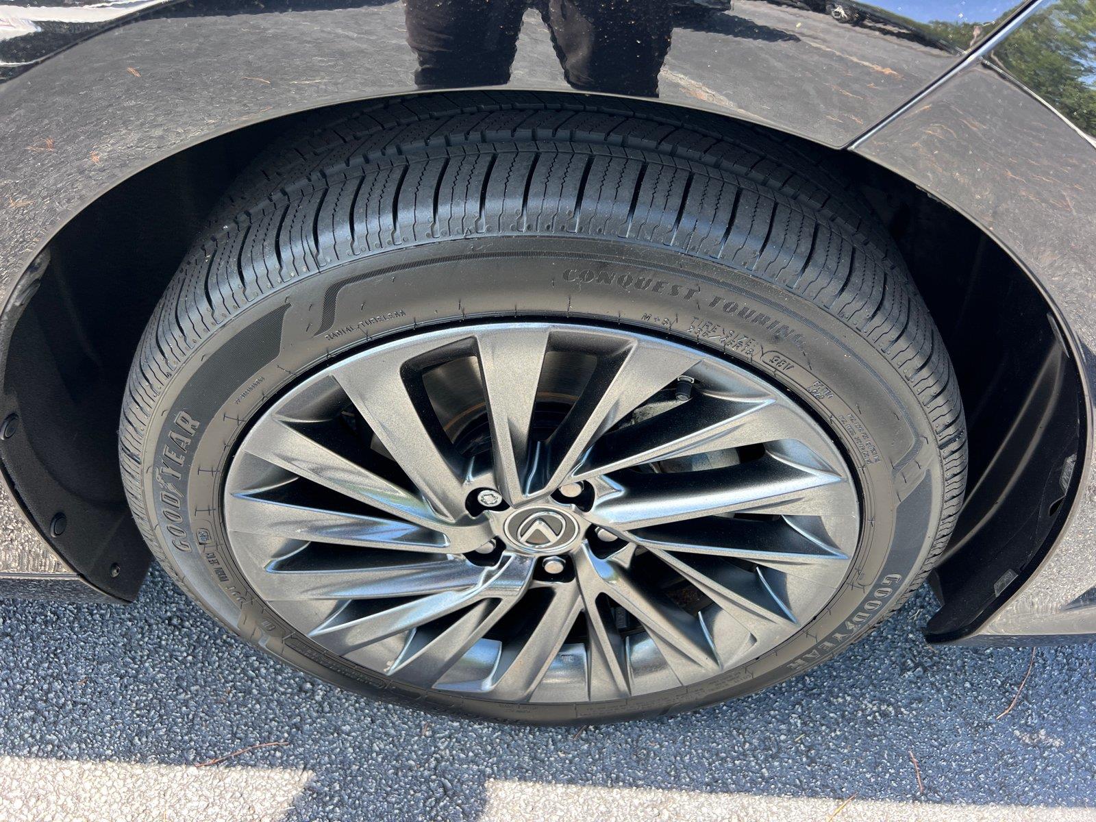 Used 2024 Lexus ES Sedan