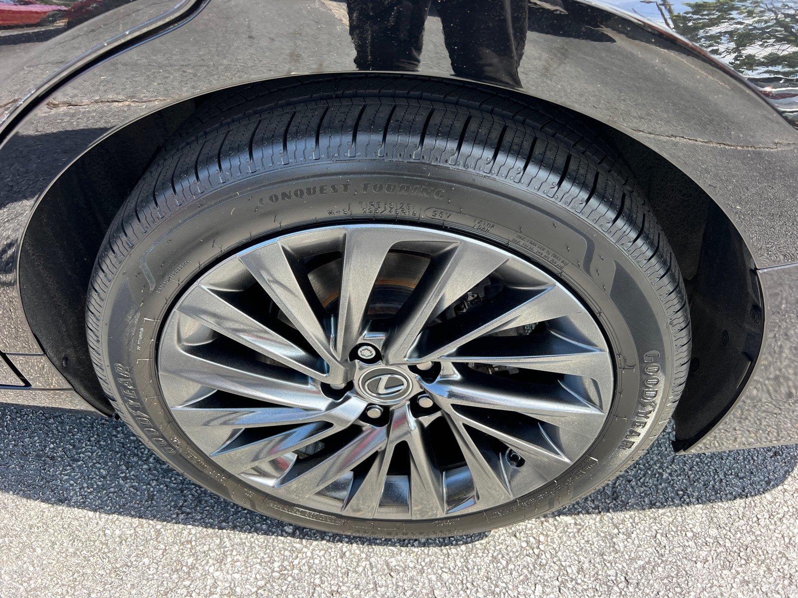 Used 2024 Lexus ES Sedan