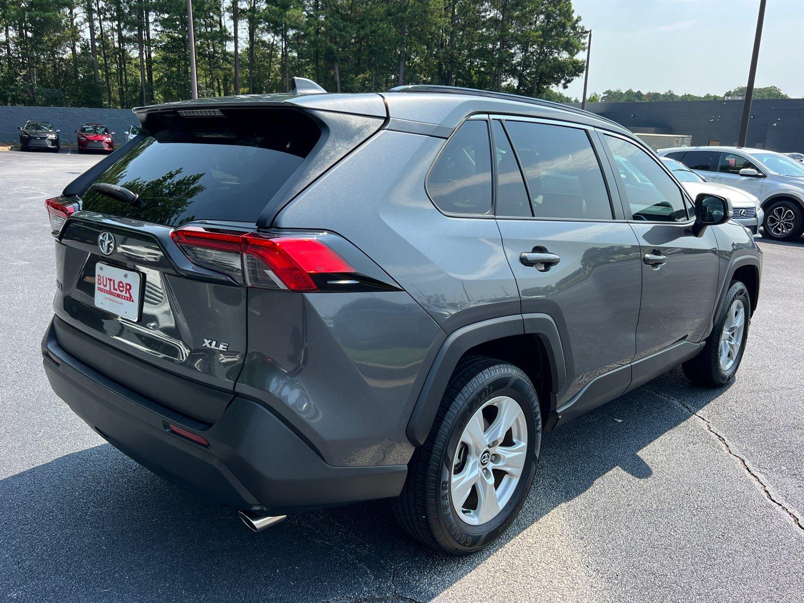 Used 2020 Magnetic Gray Metallic Toyota XLE image 5