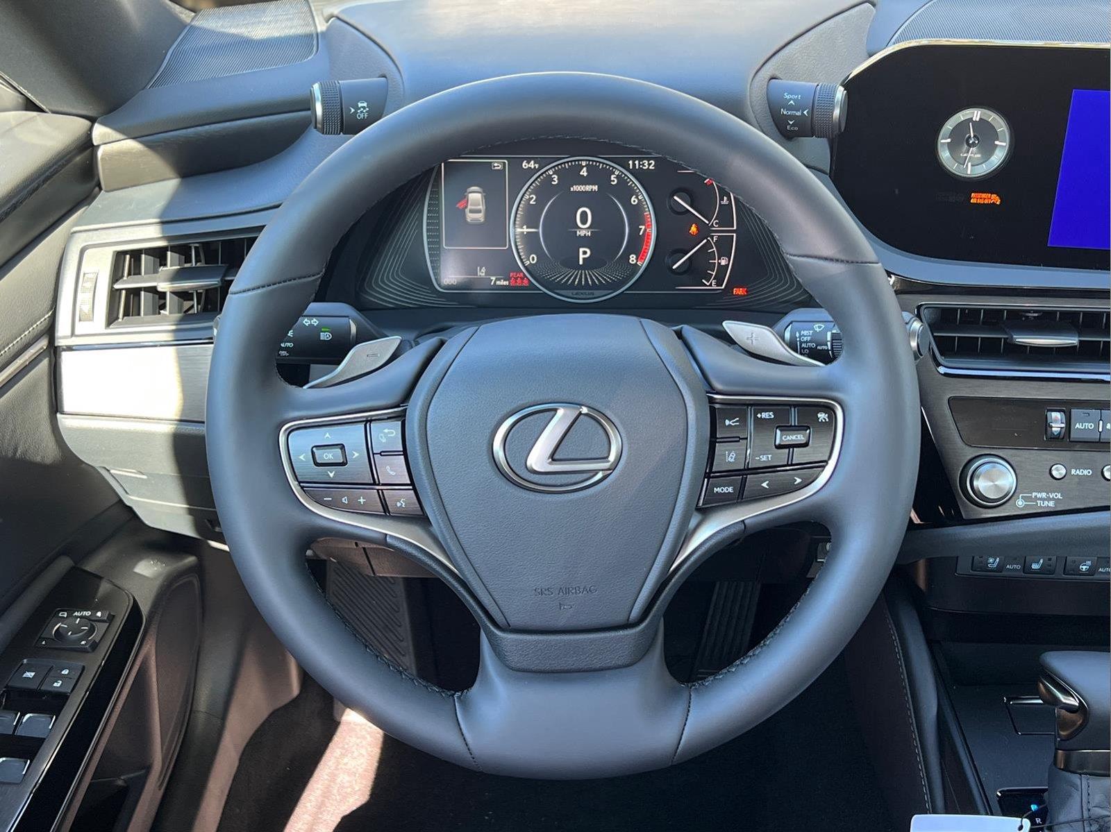 Used 2025 Lexus ES Sedan