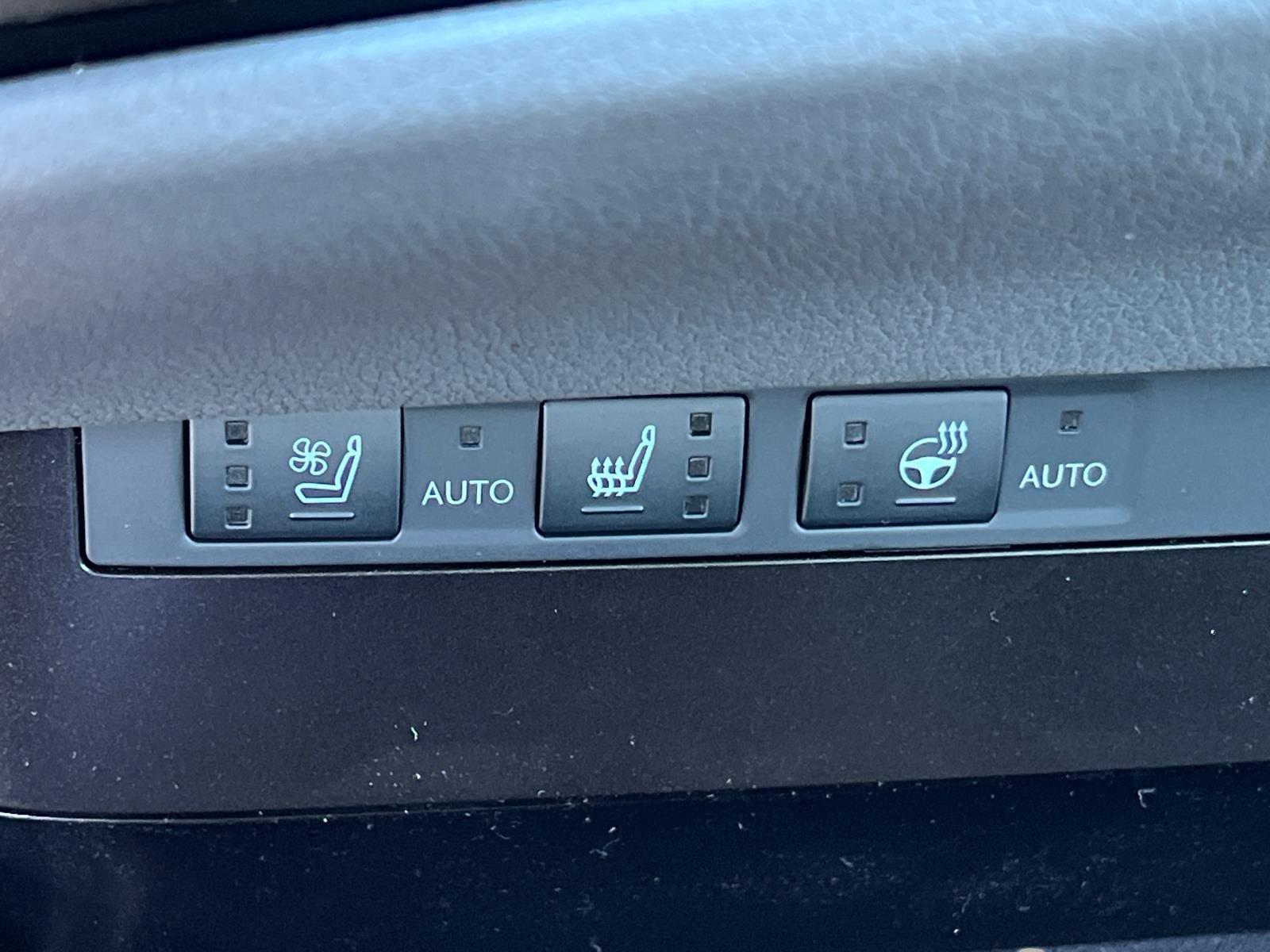 Used 2025 Lexus ES Sedan