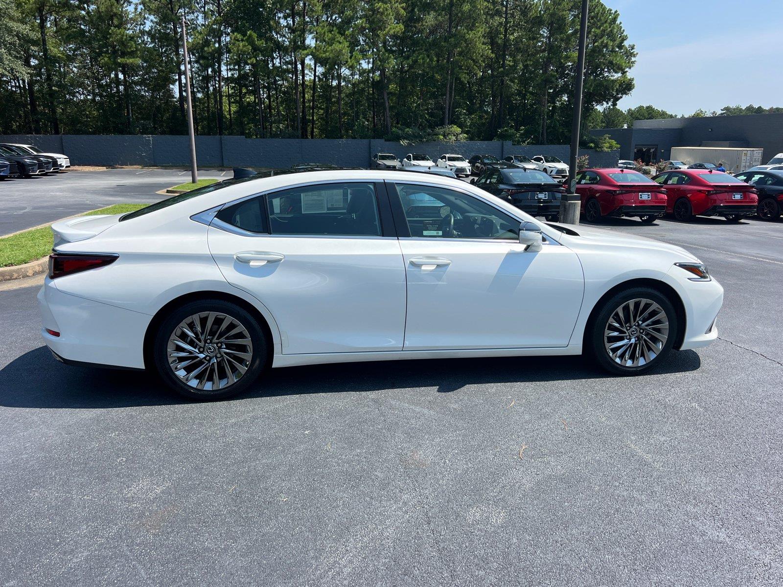 Used 2024 Lexus ES Sedan