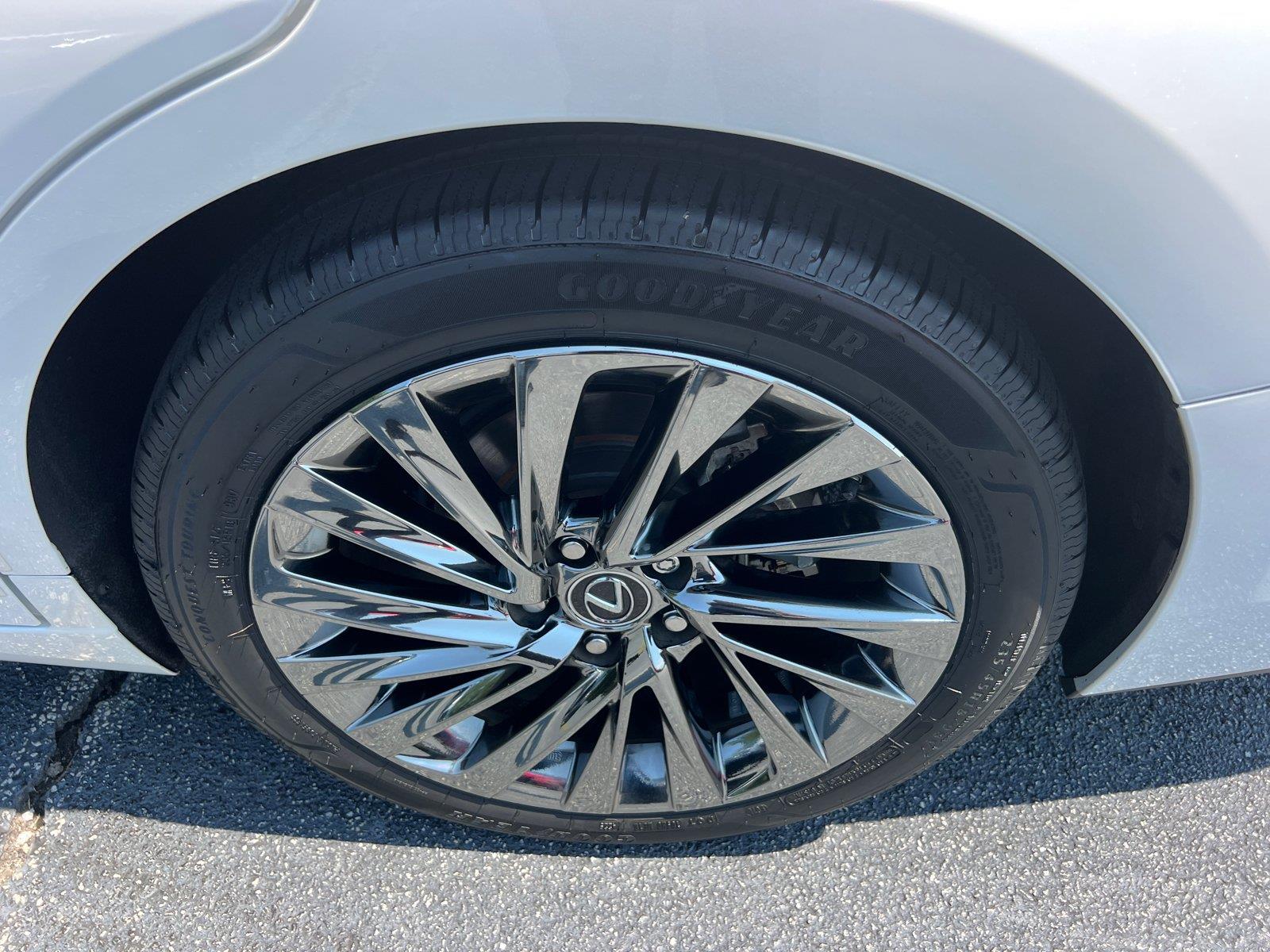 Used 2024 Lexus ES Sedan