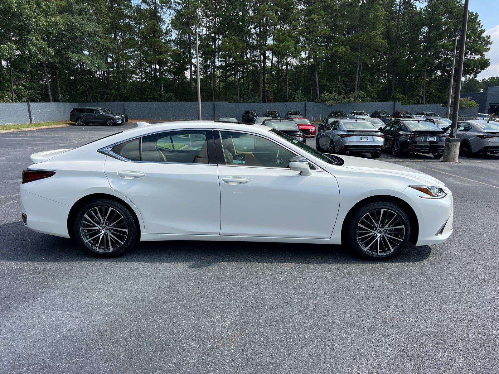 Used 2025 Lexus ES Sedan