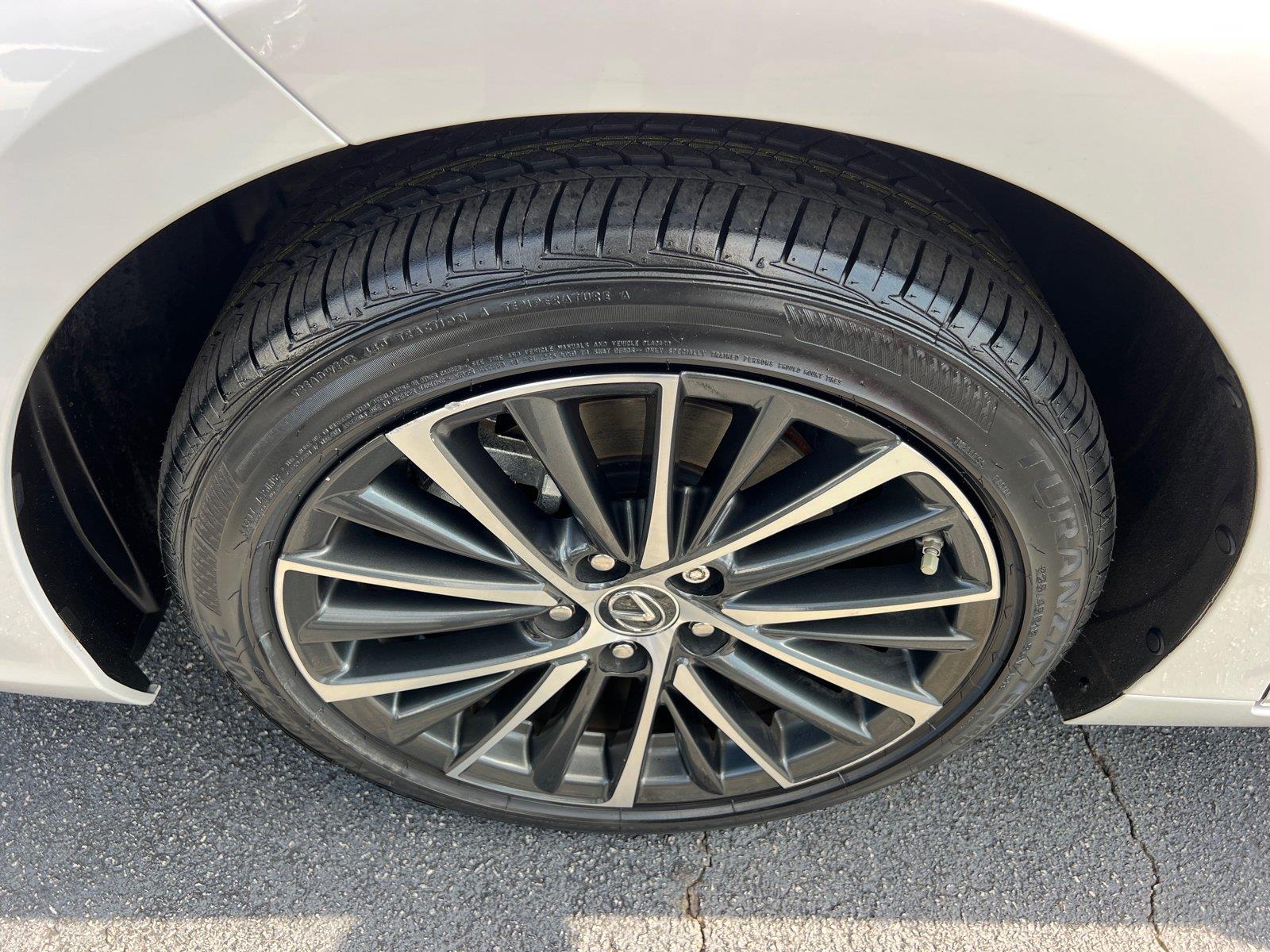 Used 2025 Lexus ES Sedan