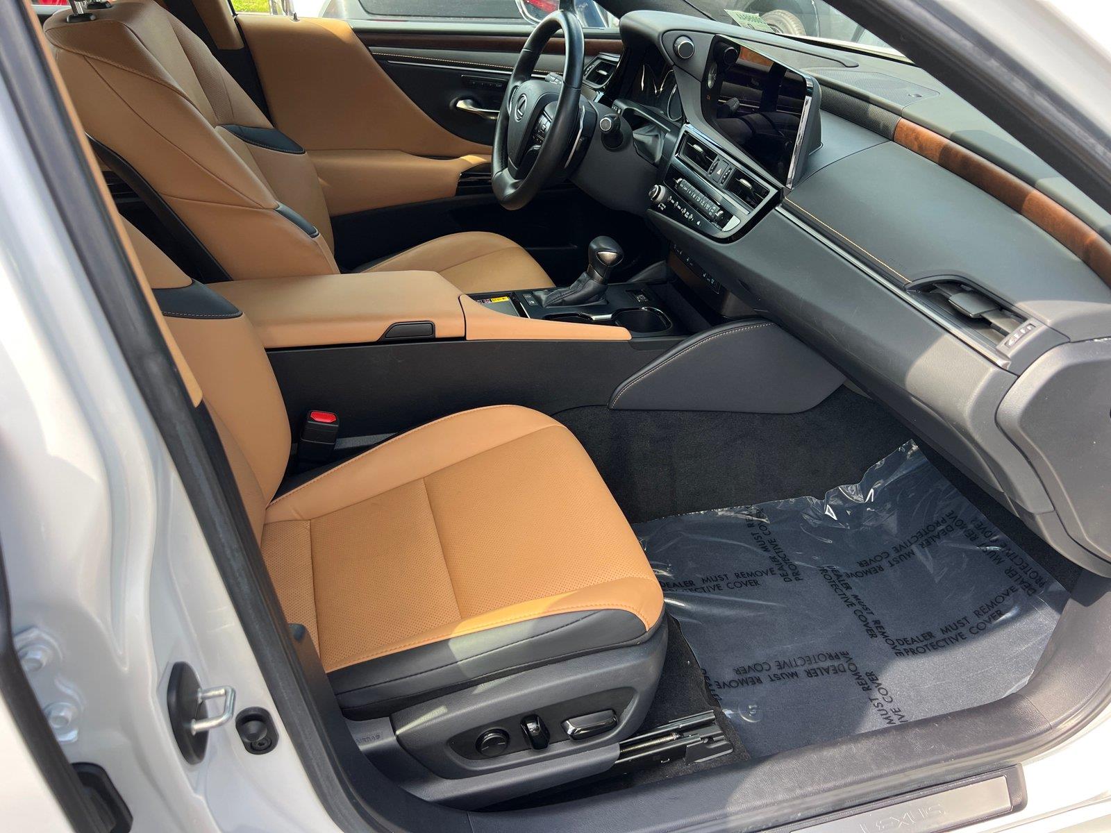 Used 2025 Lexus ES Sedan