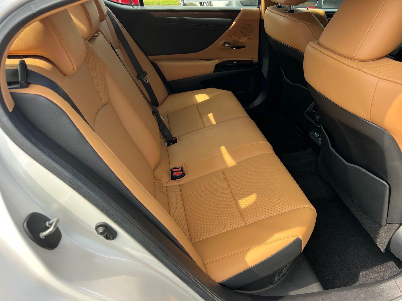 Used 2025 Lexus ES Sedan