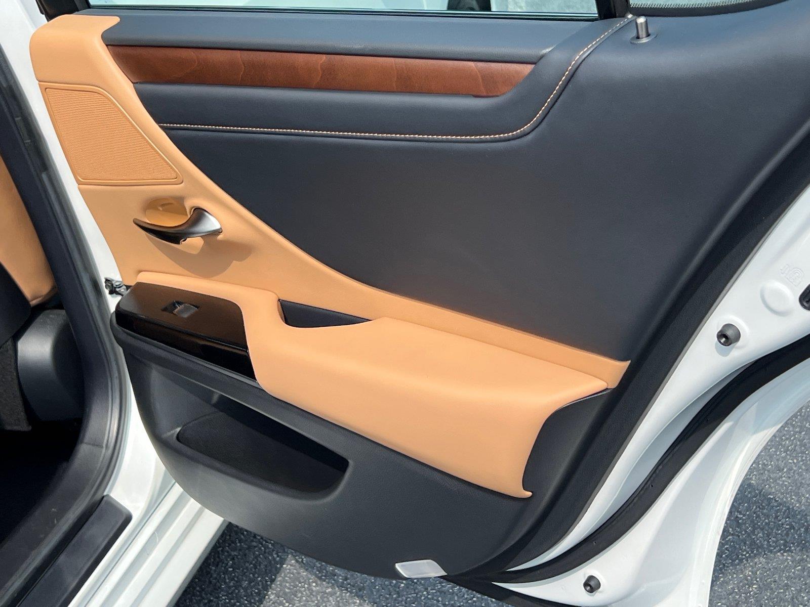Used 2025 Lexus ES Sedan