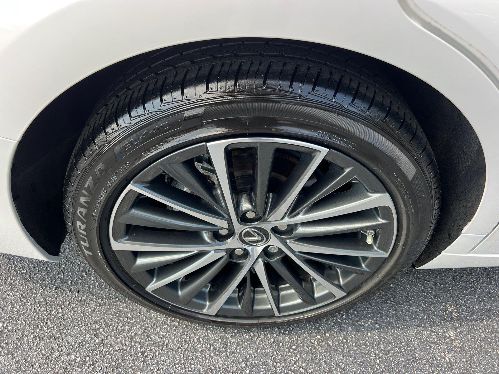 Used 2025 Lexus ES Sedan