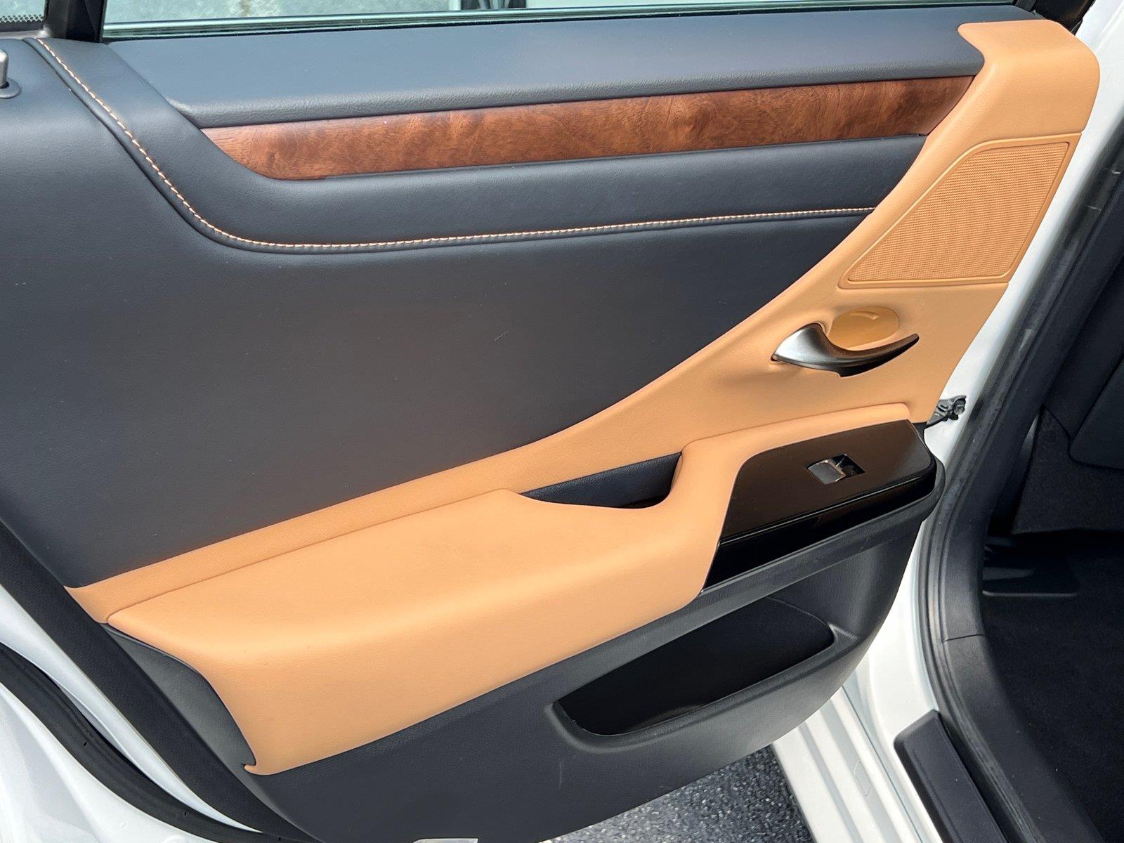 Used 2025 Lexus ES Sedan