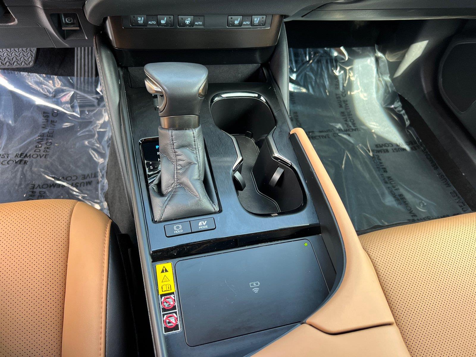 Used 2025 Lexus ES Sedan