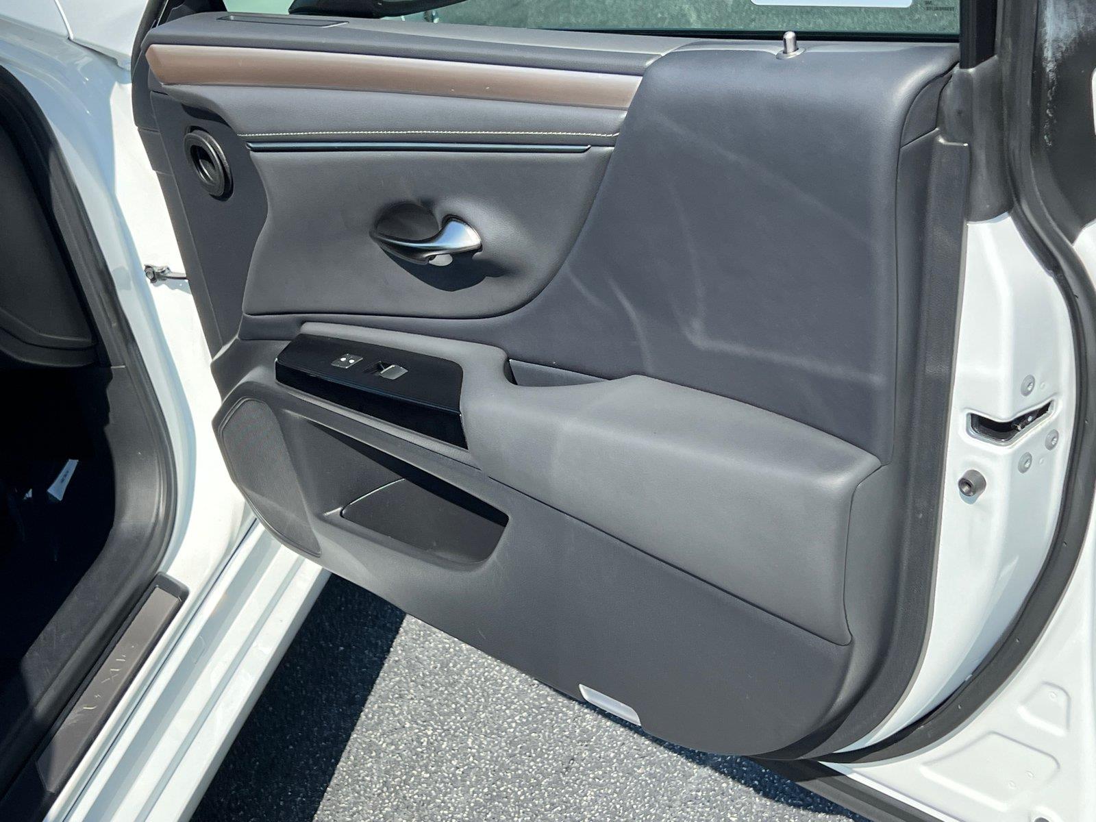 Used 2022 Lexus ES Sedan