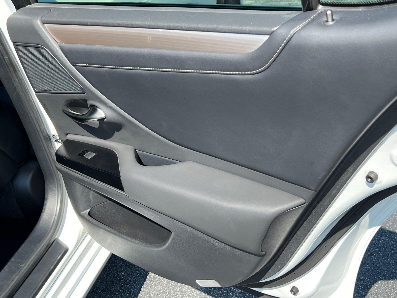 Used 2022 Lexus ES Sedan