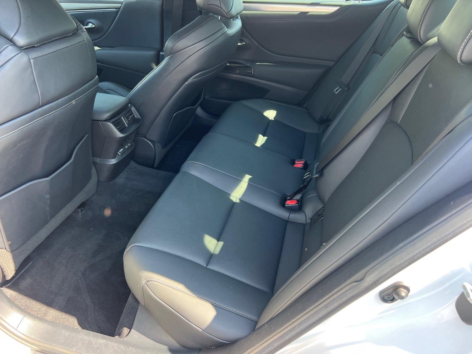 Used 2022 Lexus ES Sedan