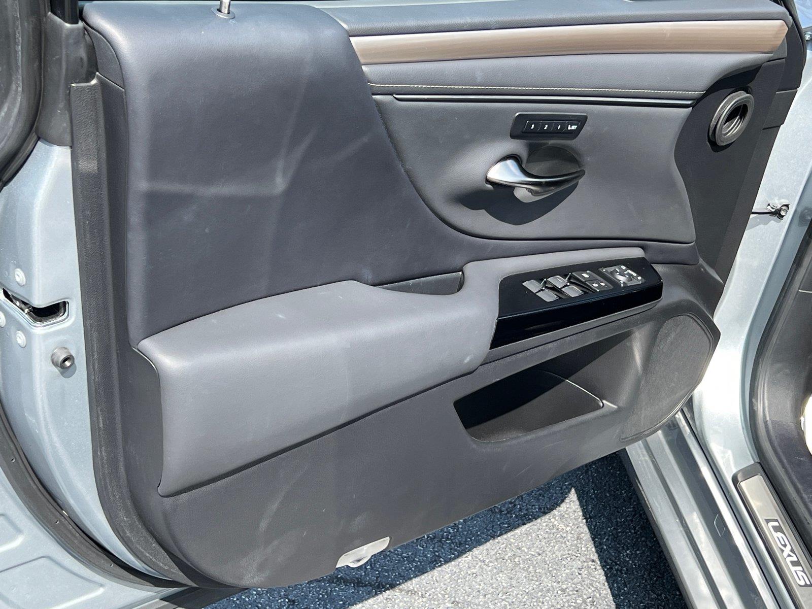 Used 2023 Lexus ES Sedan