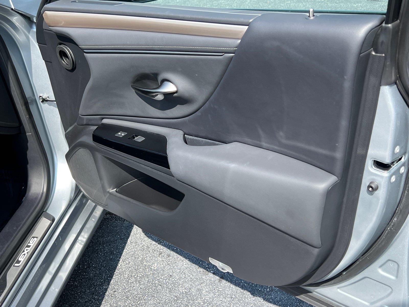 Used 2023 Lexus ES Sedan