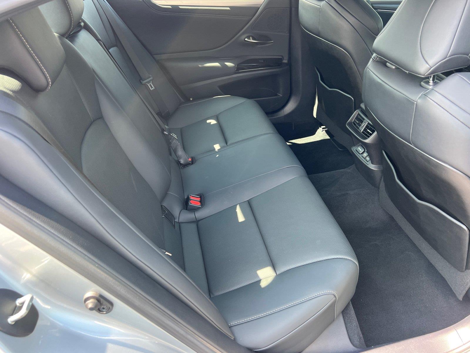 Used 2023 Lexus ES Sedan