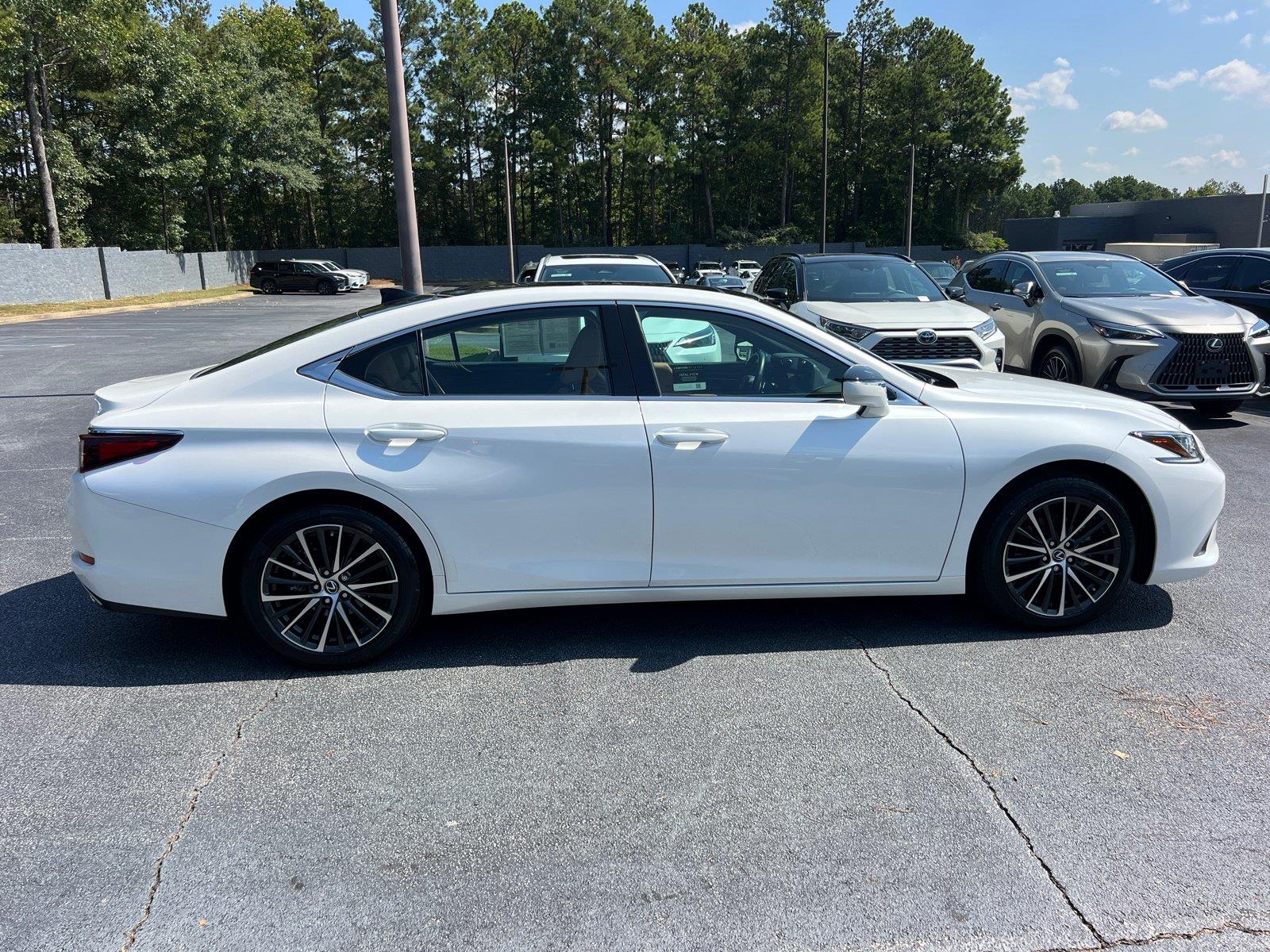 Used 2025 Lexus ES Sedan