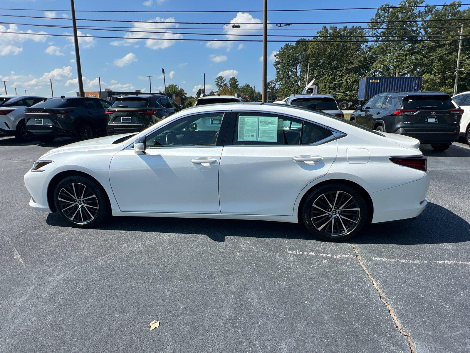 Used 2025 Lexus ES Sedan
