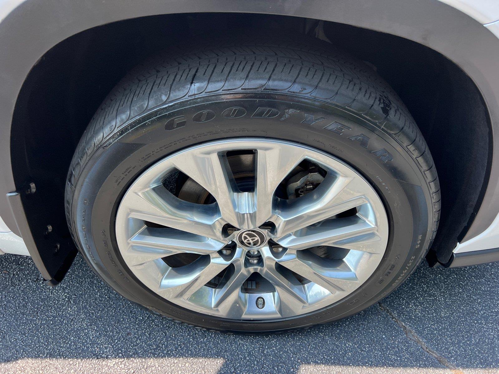 Used 2023 Toyota Highlander SUV