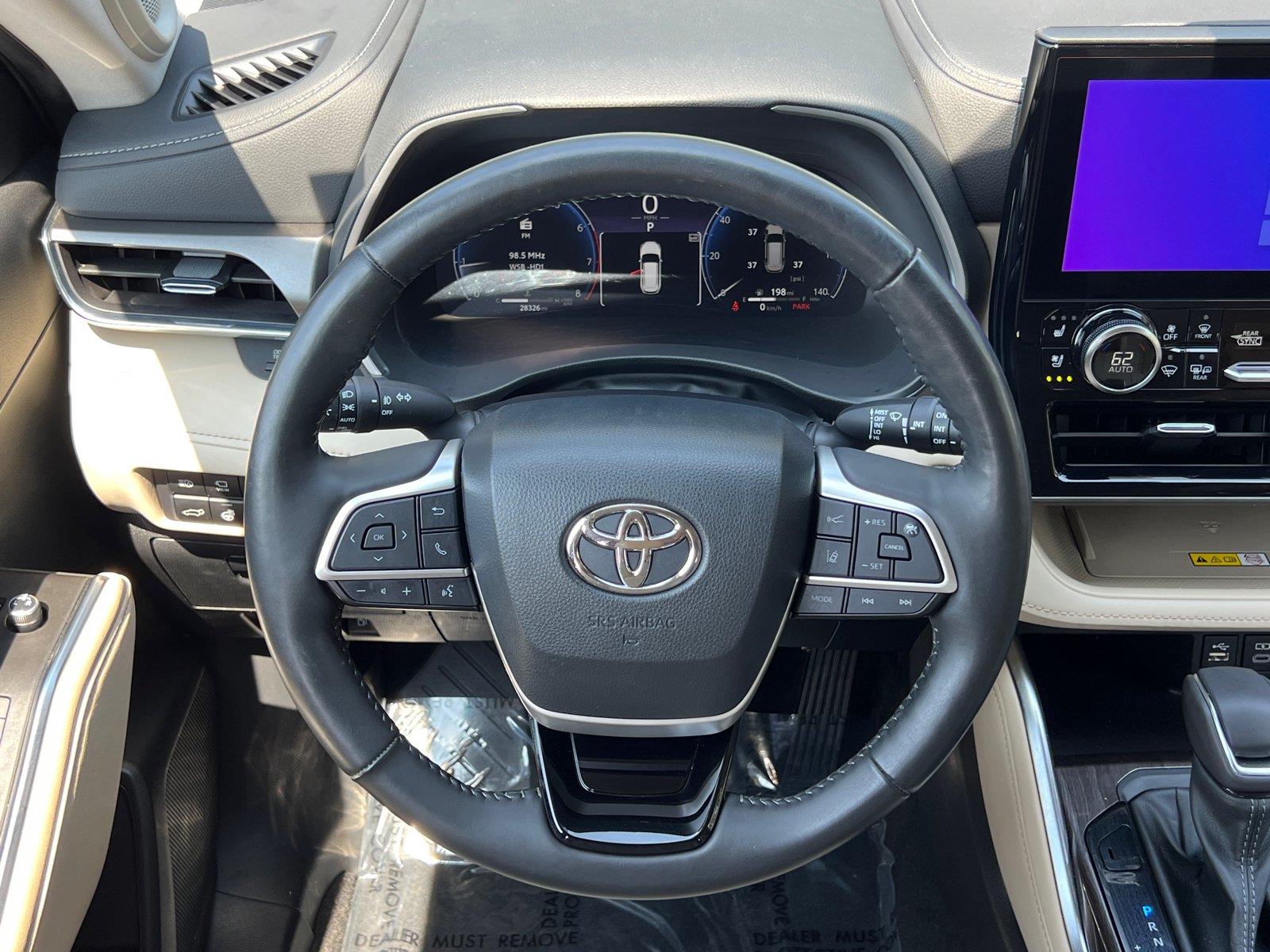 Used 2023 Toyota Highlander SUV