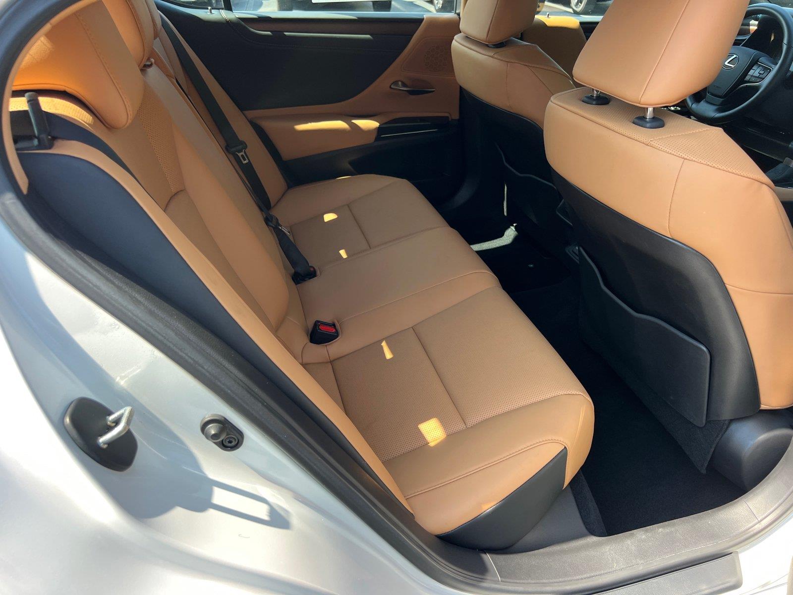 Used 2025 Lexus ES Sedan