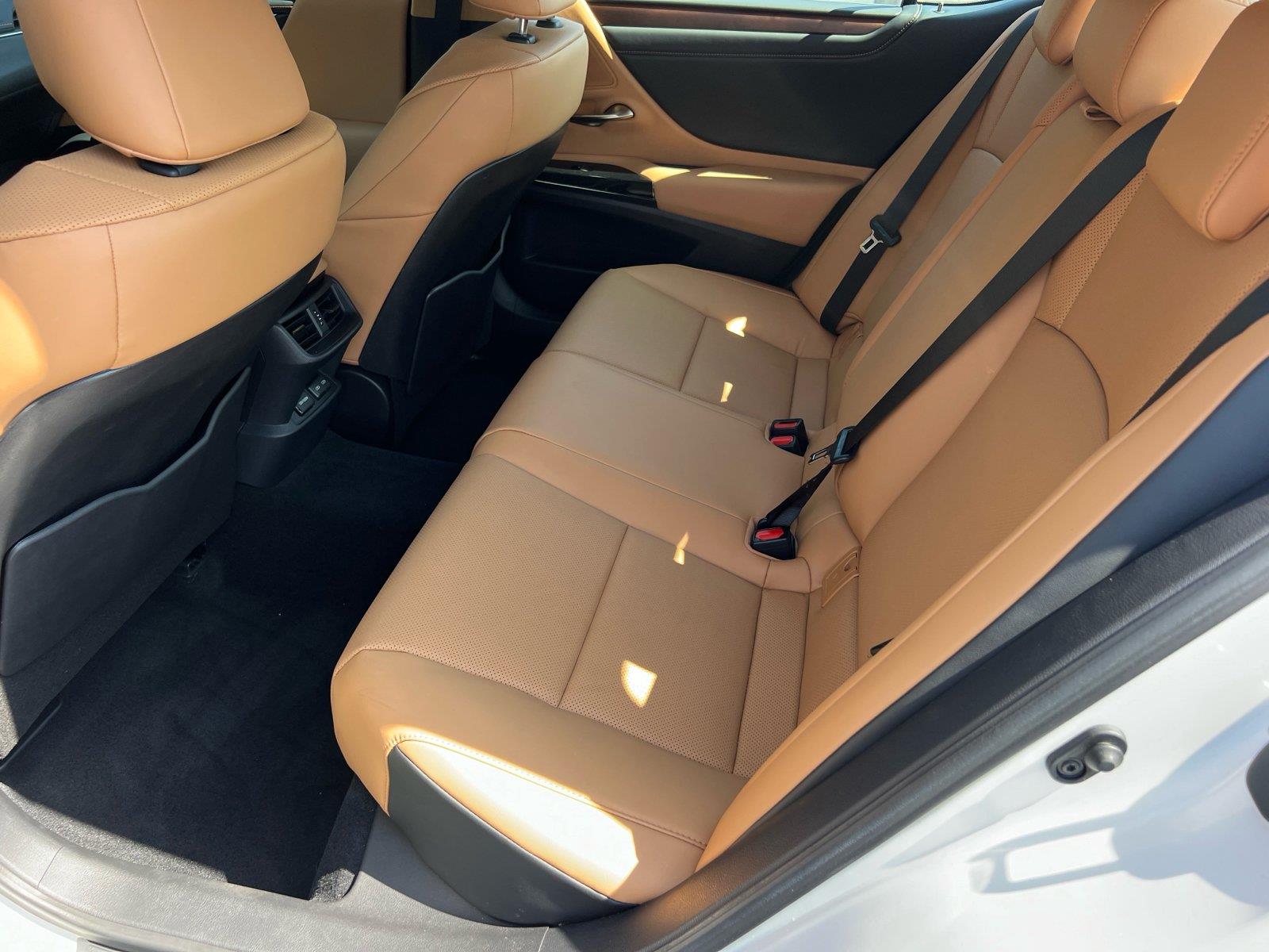 Used 2025 Lexus ES Sedan