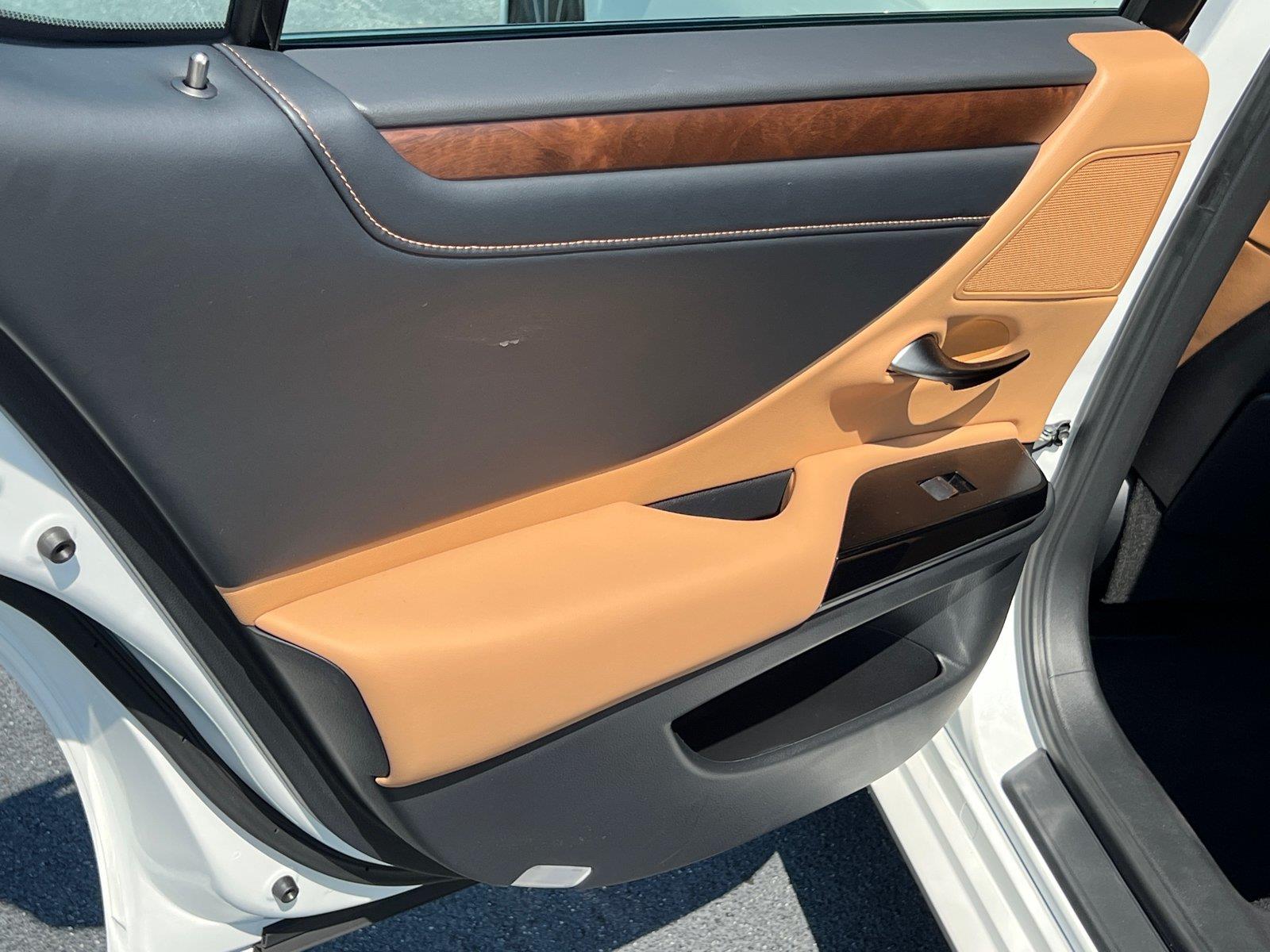 Used 2025 Lexus ES Sedan