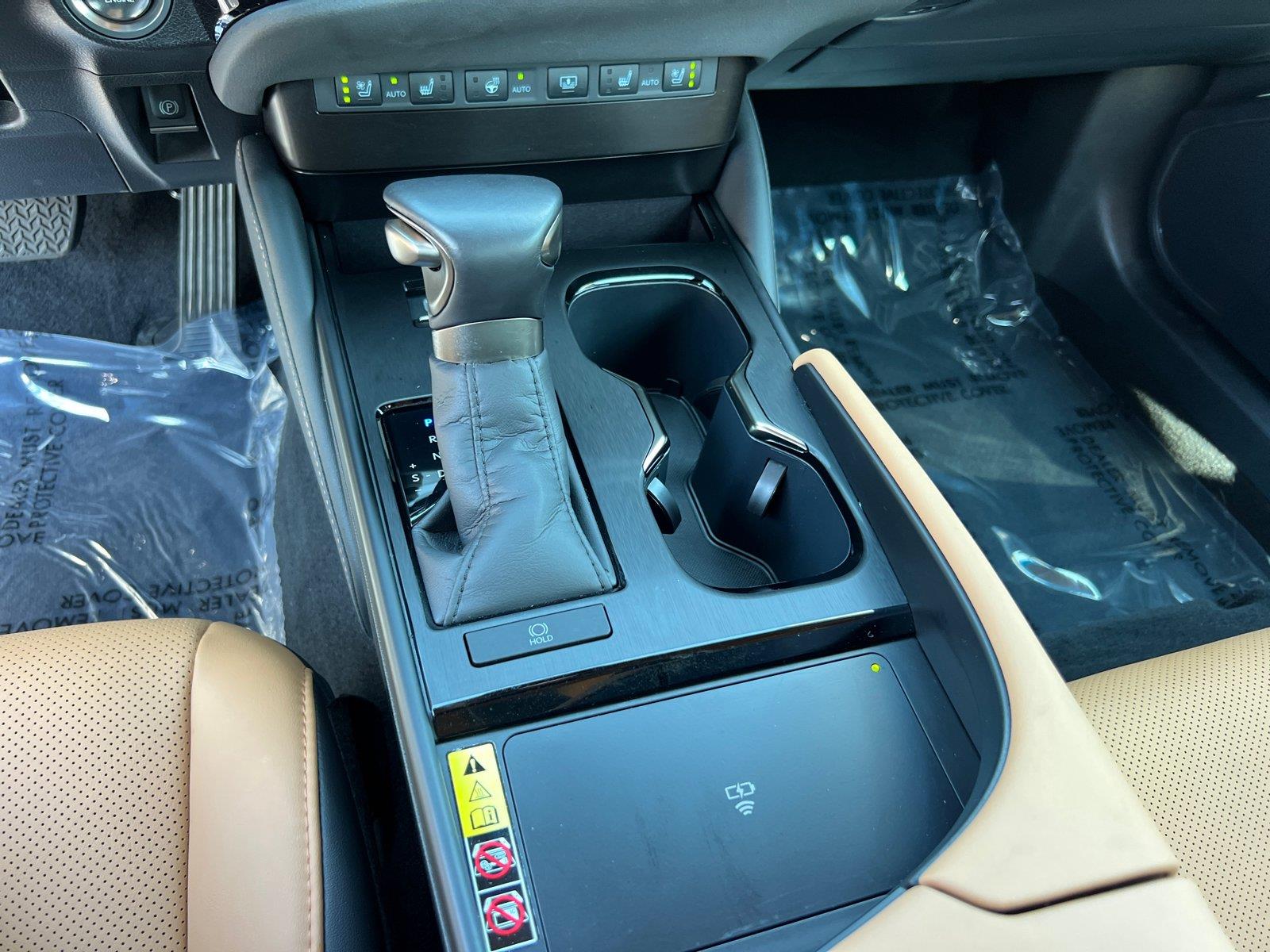 Used 2025 Lexus ES Sedan