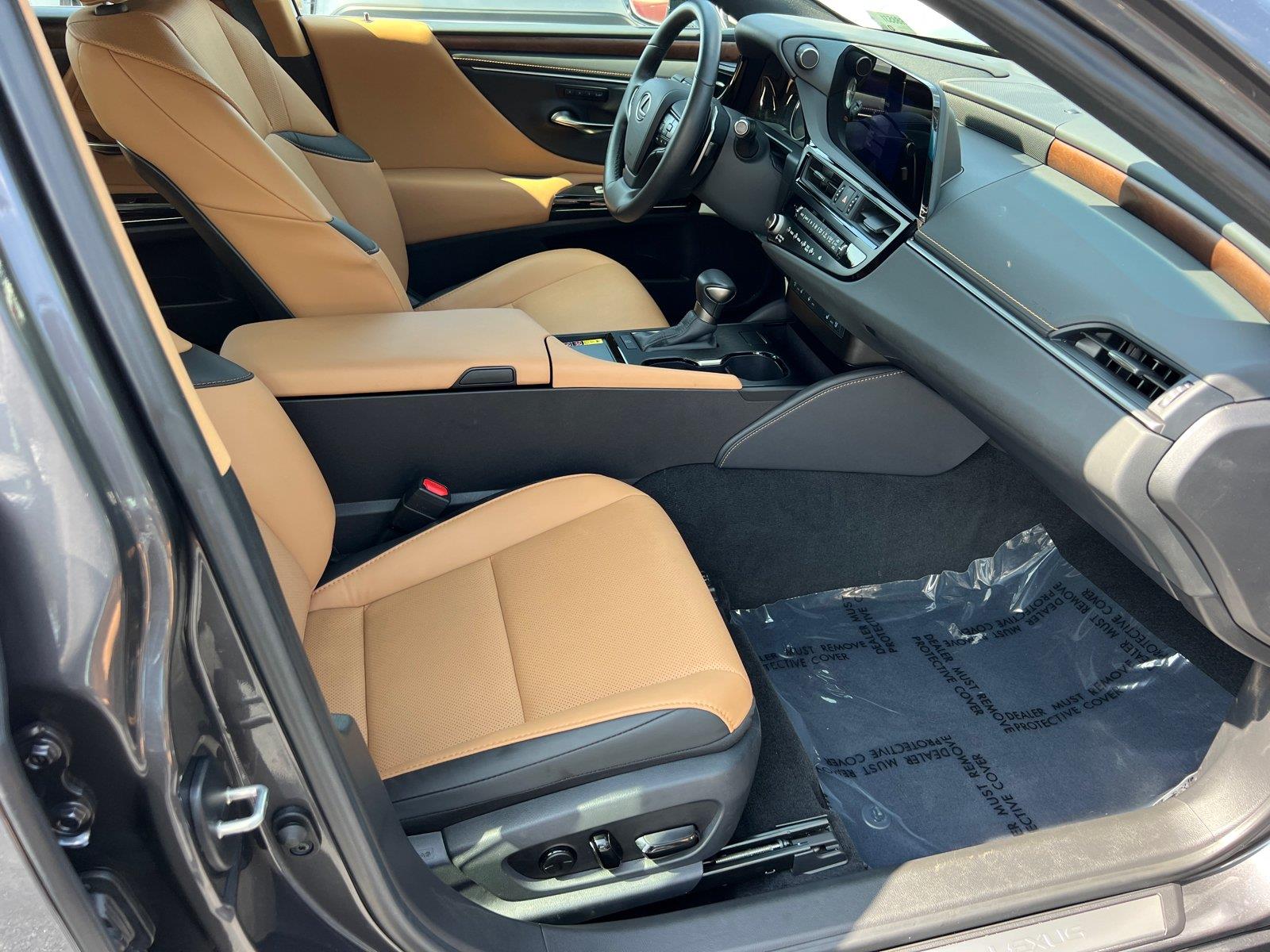 Used 2025 Lexus ES Sedan