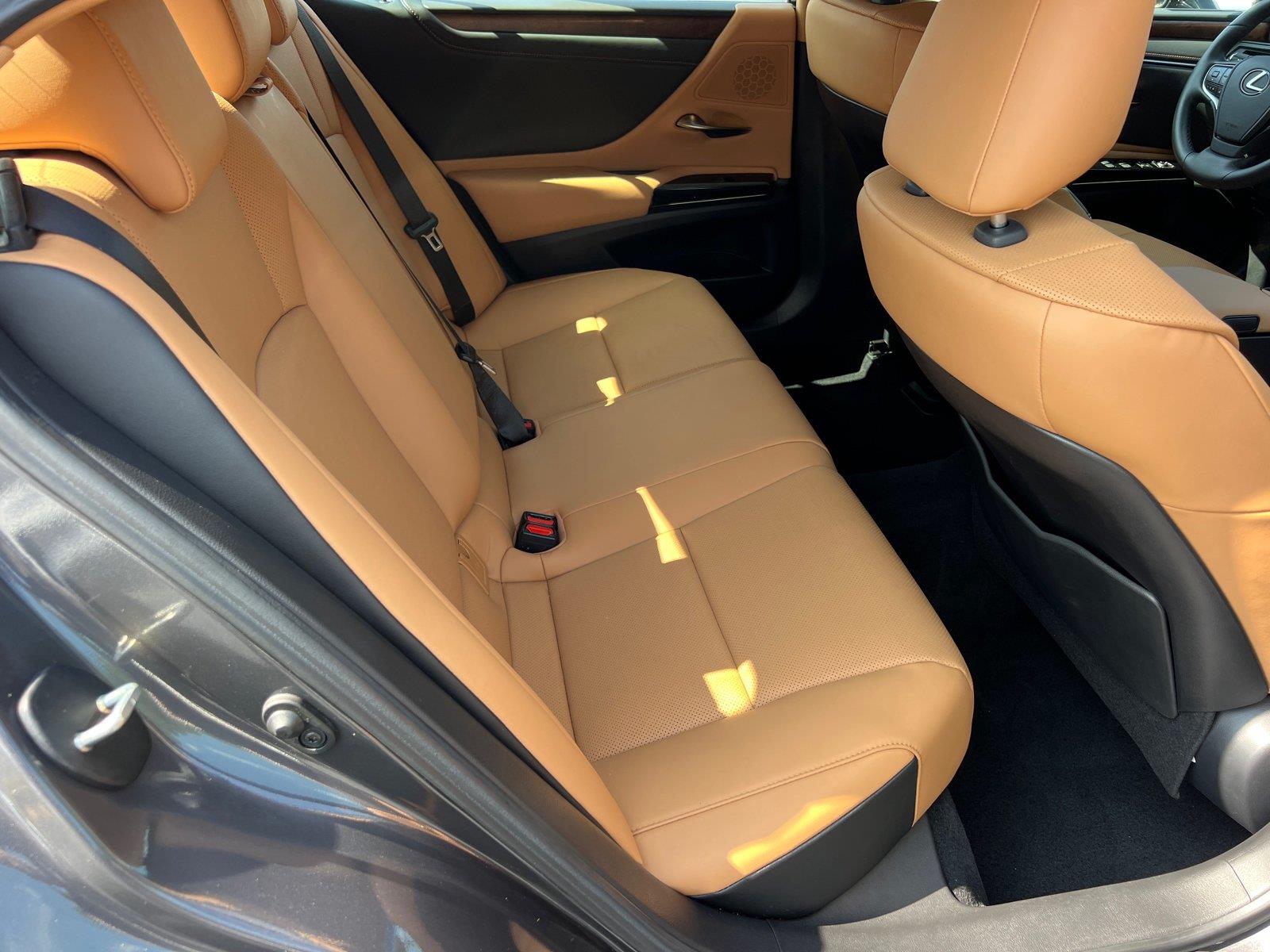 Used 2025 Lexus ES Sedan