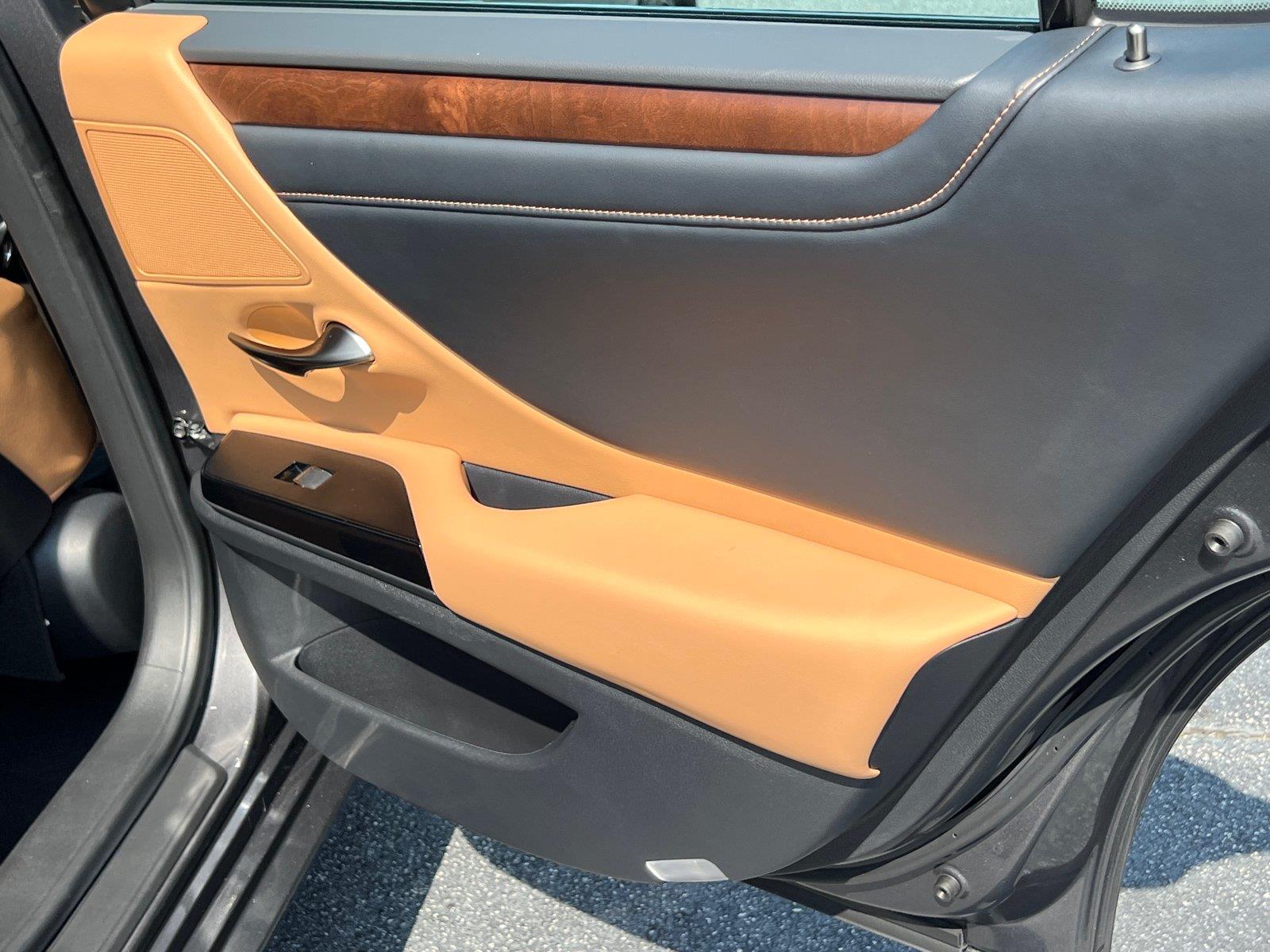 Used 2025 Lexus ES Sedan