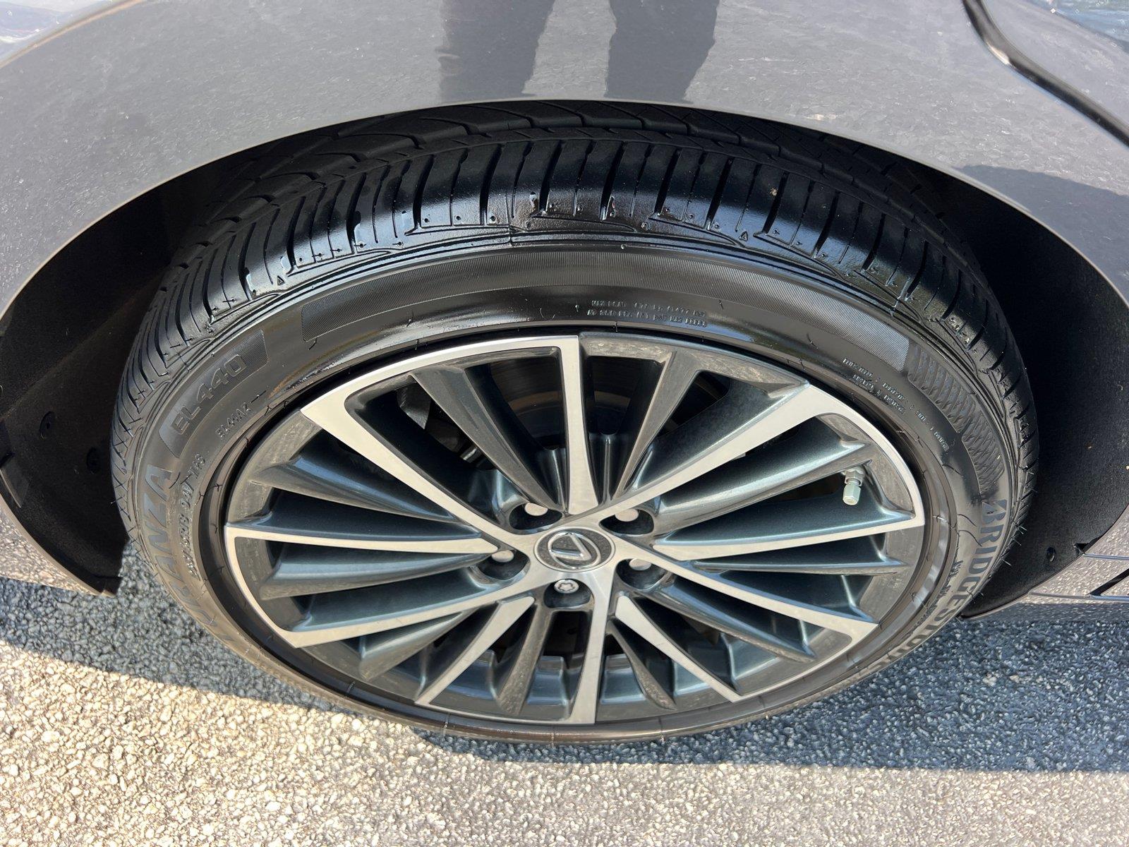 Used 2025 Lexus ES Sedan