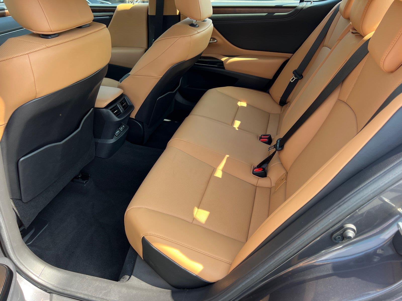 Used 2025 Lexus ES Sedan