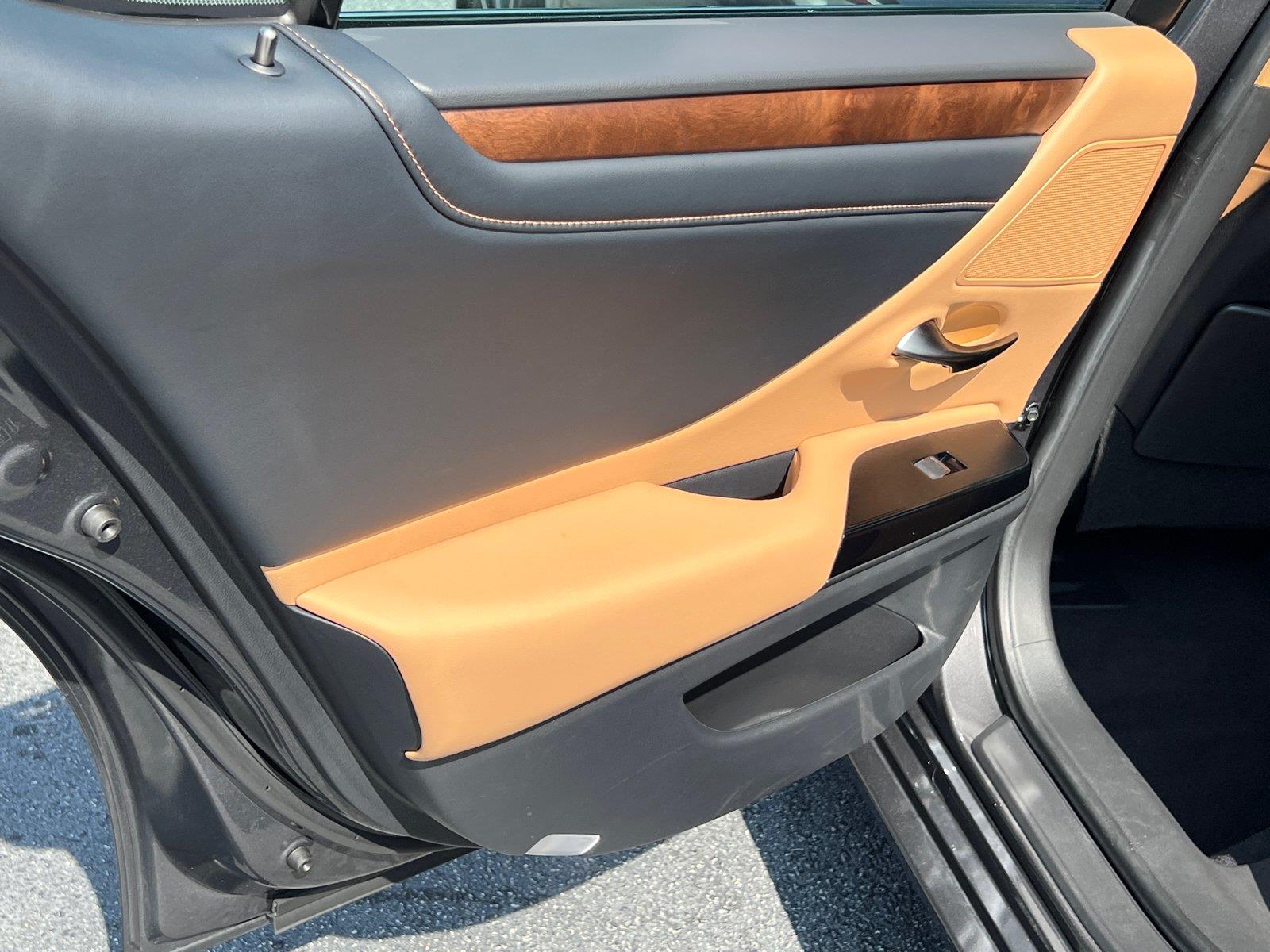 Used 2025 Lexus ES Sedan