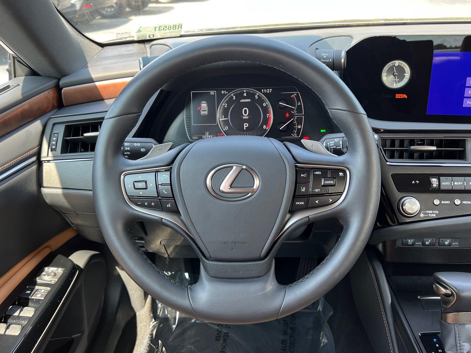 Used 2025 Lexus ES Sedan