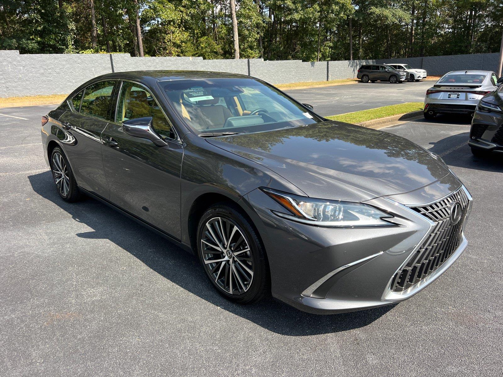 Used 2025 Lexus ES Sedan