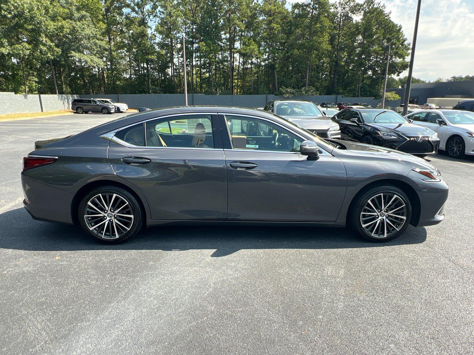 Used 2025 Lexus ES Sedan