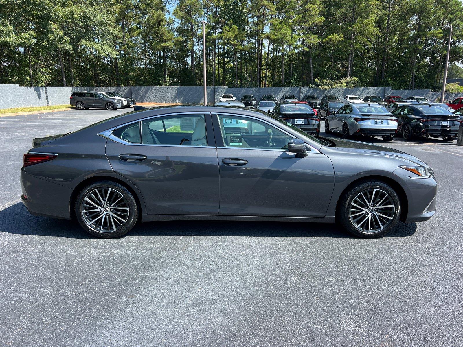 Used 2025 Lexus ES Sedan