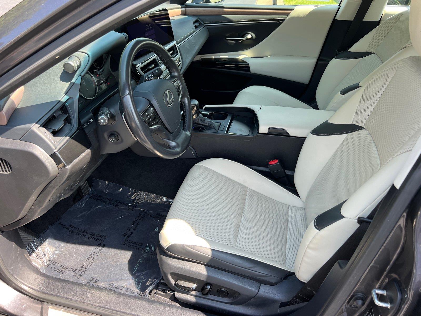 Used 2025 Lexus ES Sedan