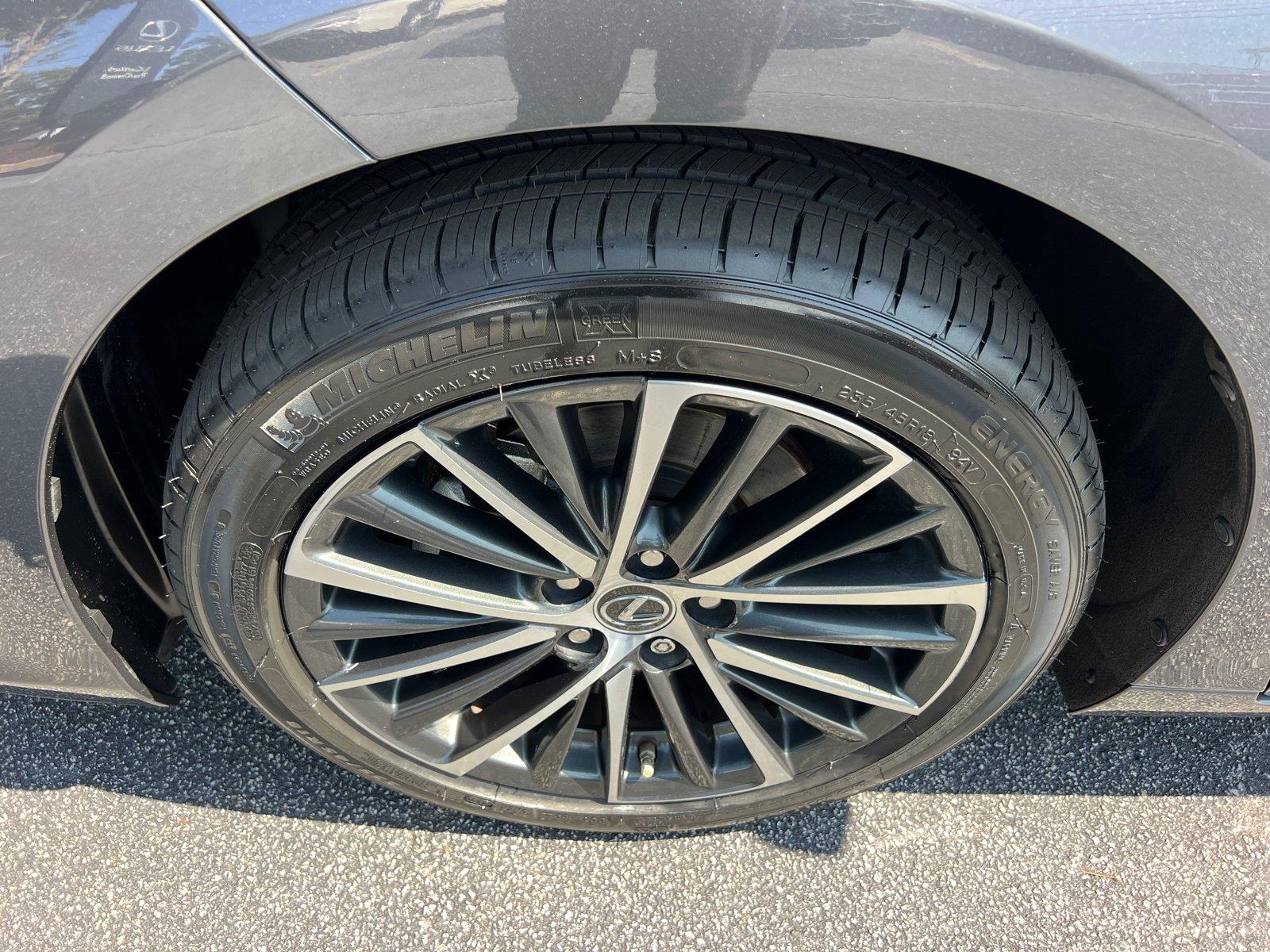 Used 2025 Lexus ES Sedan