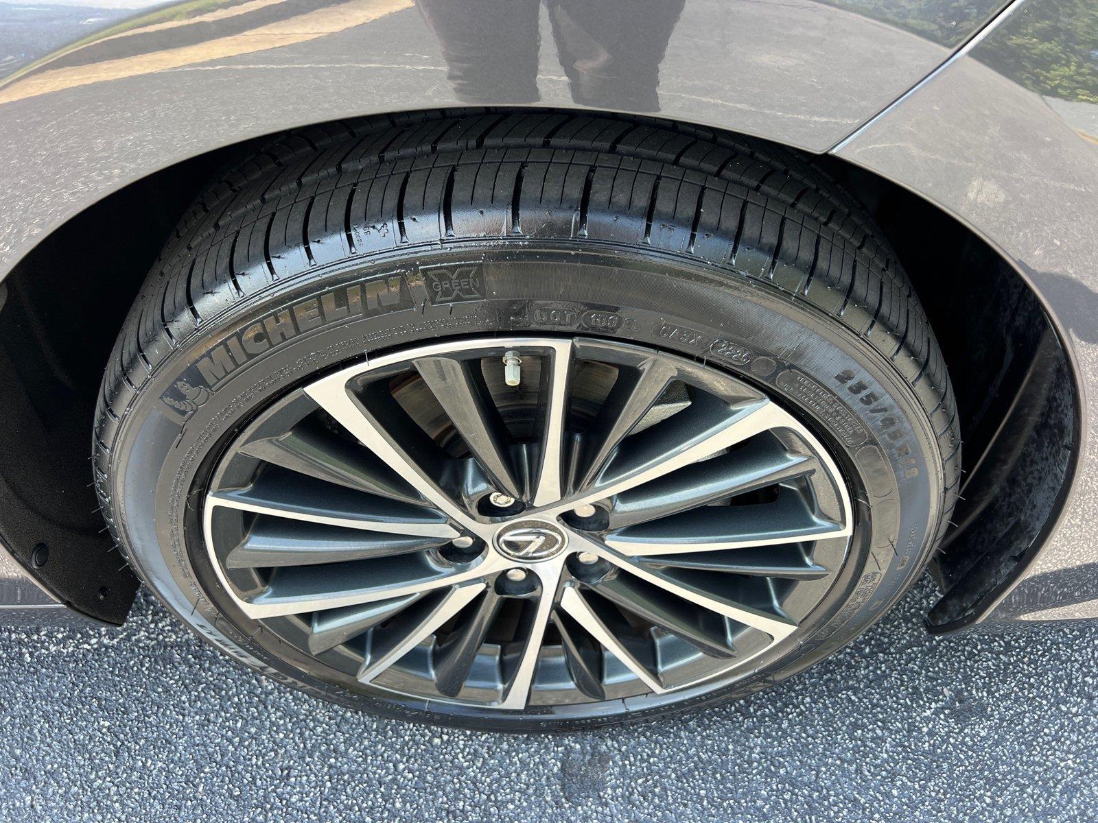 Used 2025 Lexus ES Sedan