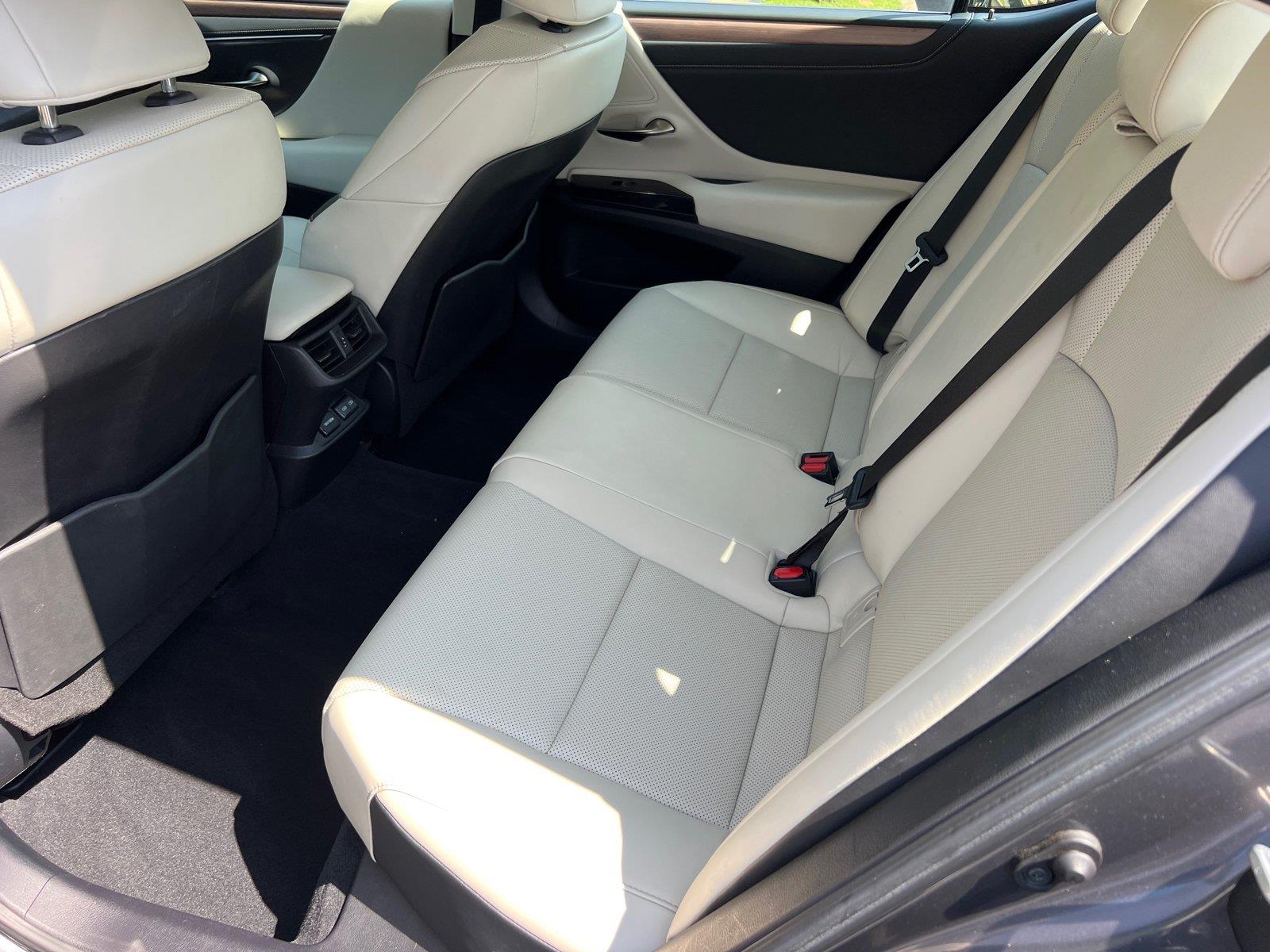 Used 2025 Lexus ES Sedan
