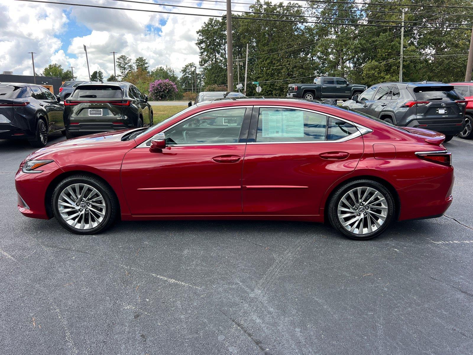 Used 2023 Lexus ES Sedan