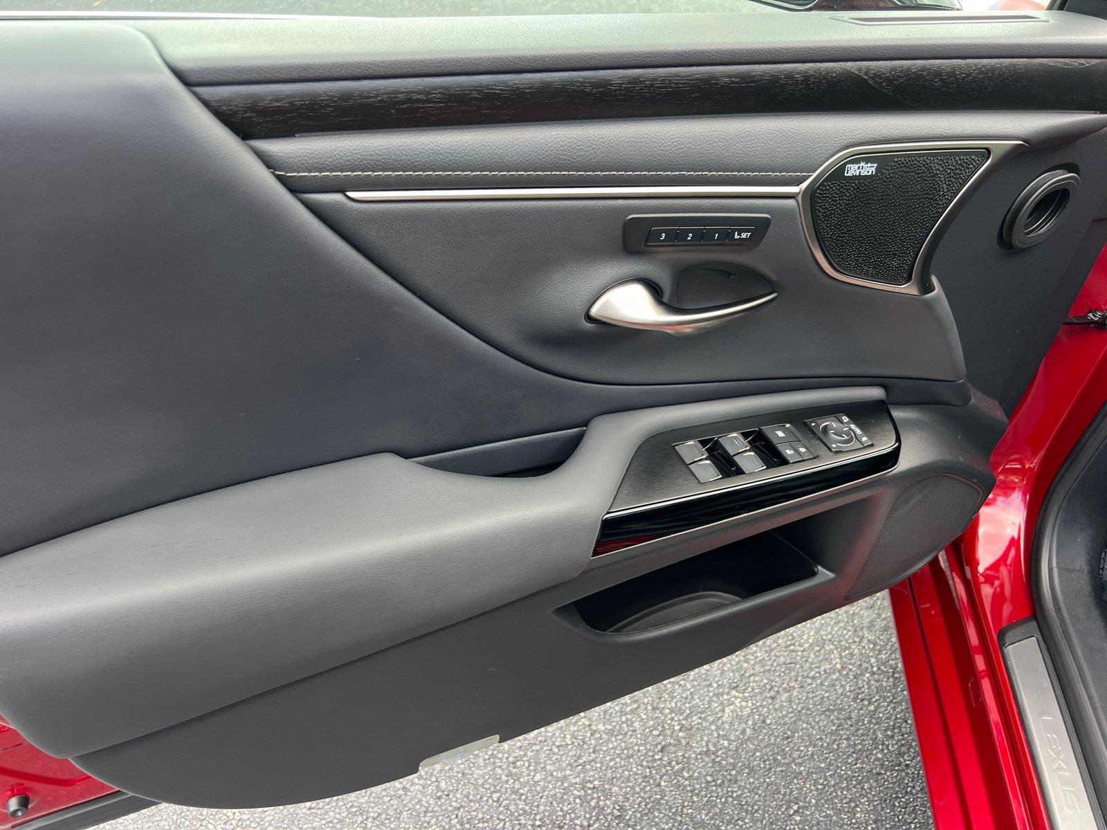 Used 2023 Lexus ES Sedan