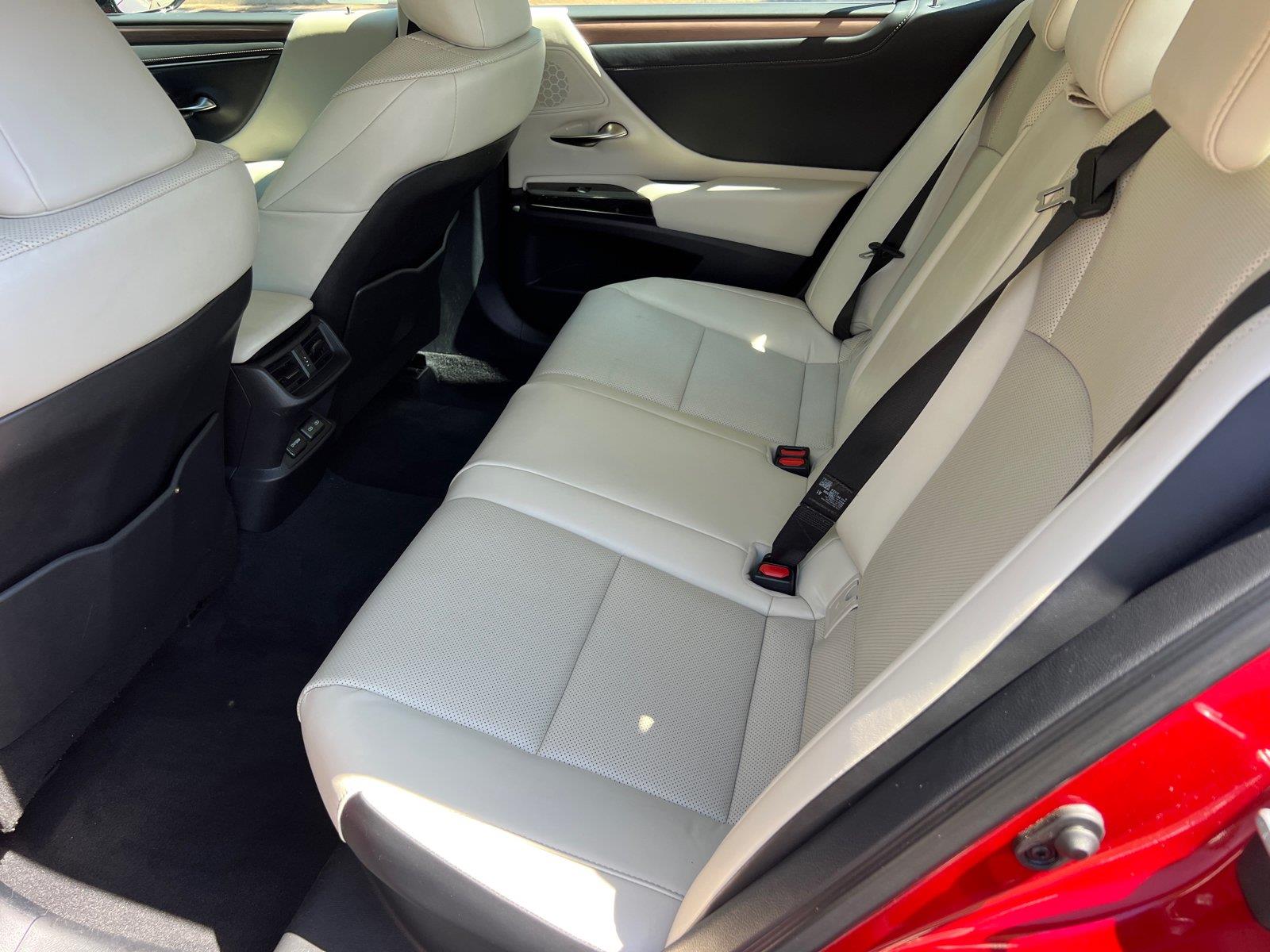 Used 2025 Lexus ES Sedan